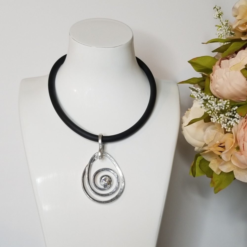 ✔Jeff Lieb Teardrop Swirl Choker Necklace